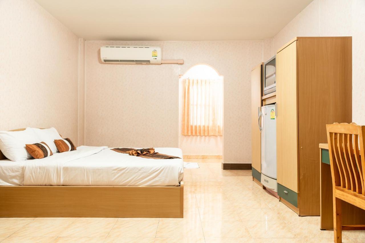 Pn Gold Resort Bang Saen Luaran gambar