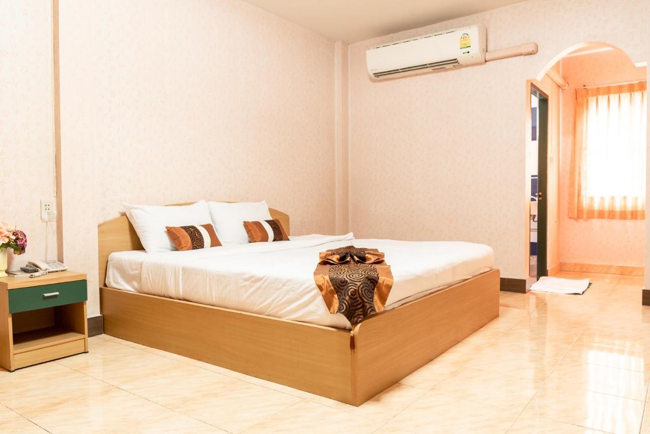 Pn Gold Resort Bang Saen Luaran gambar