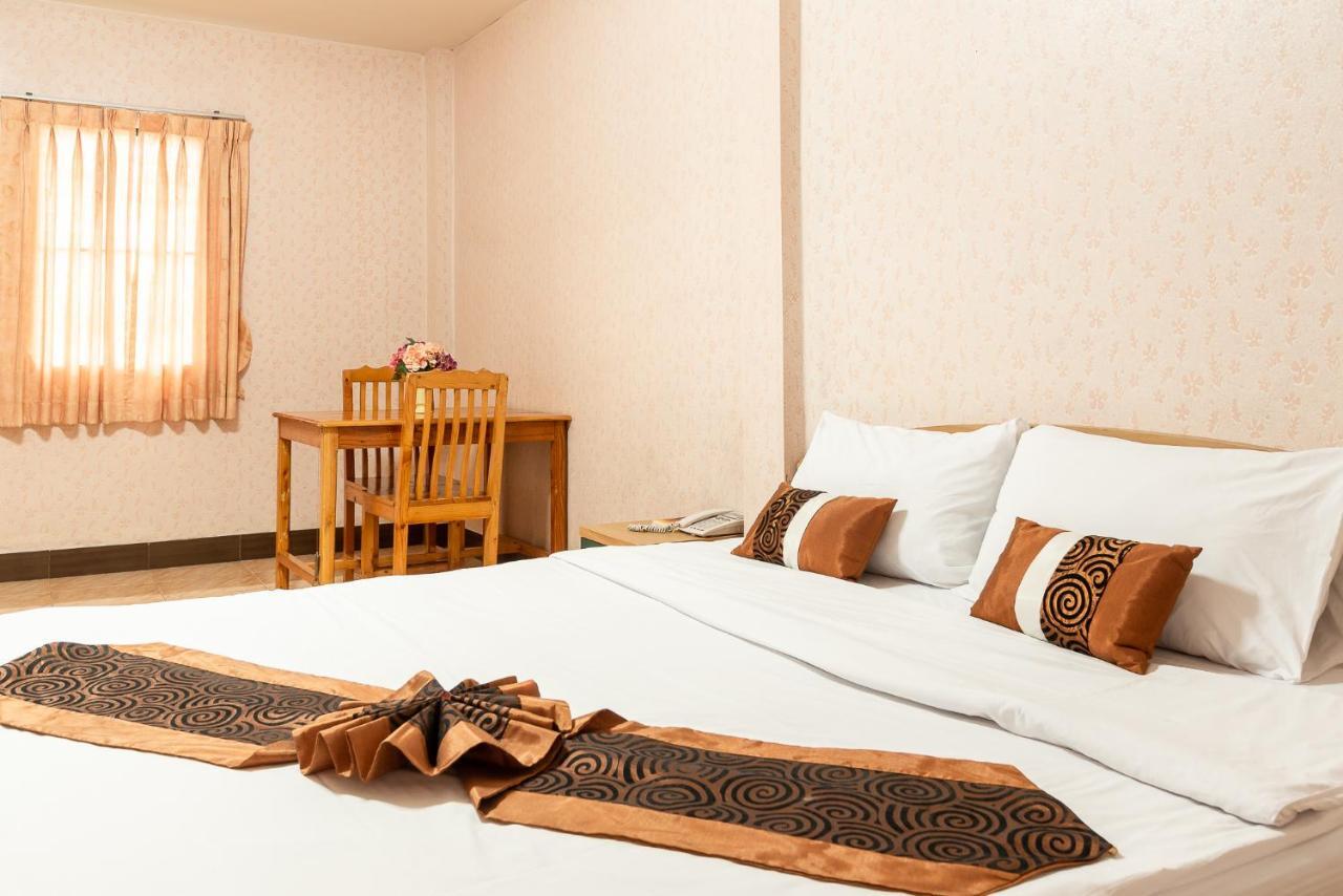 Pn Gold Resort Bang Saen Luaran gambar