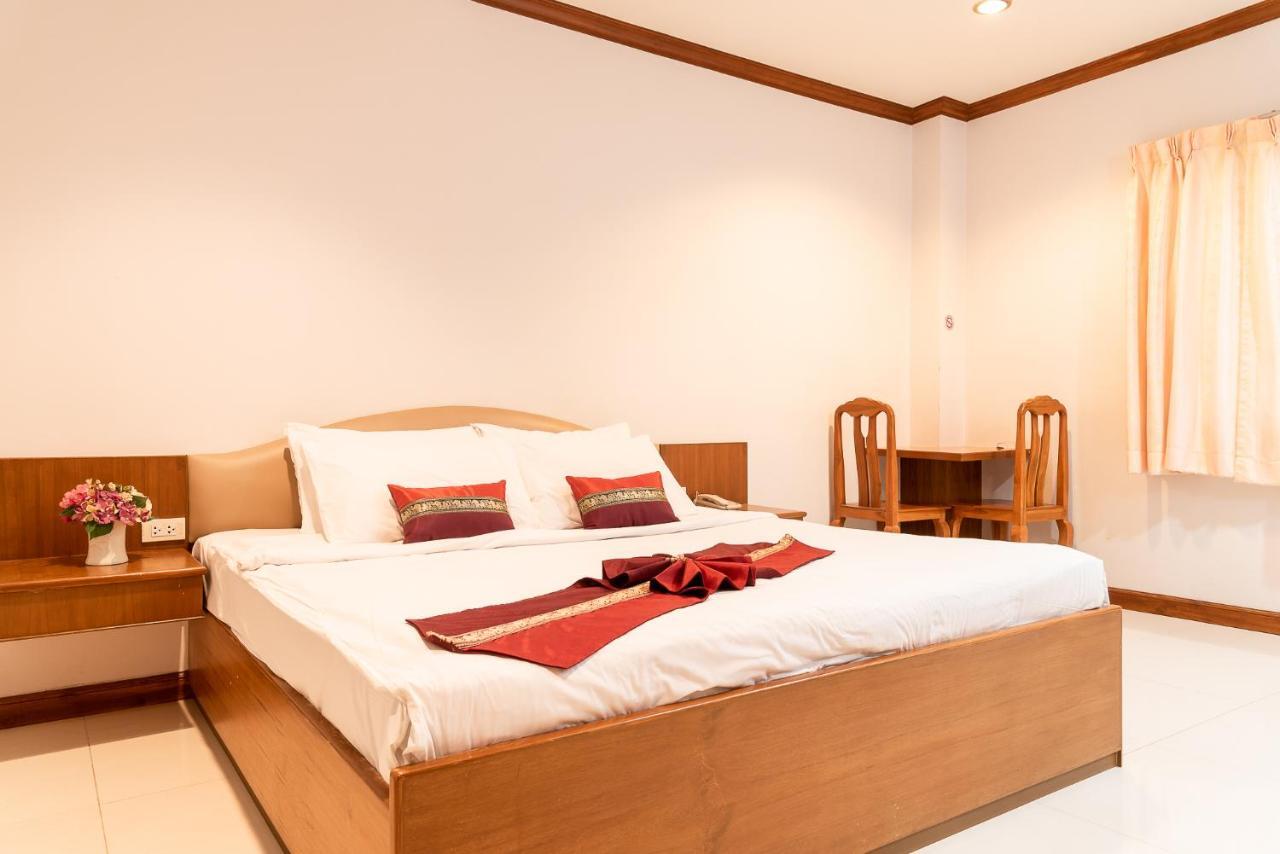 Pn Gold Resort Bang Saen Luaran gambar